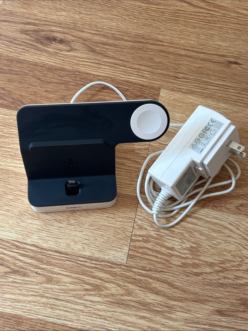Belkin PowerHouse Charge Dock for Apple Watch + iPhone